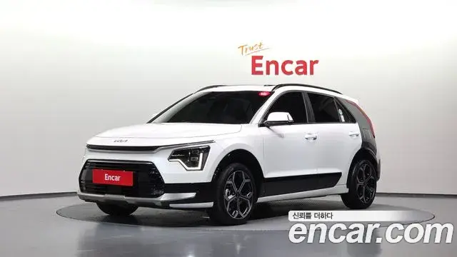 Kia Niro 2022 — ფოტო 2/20