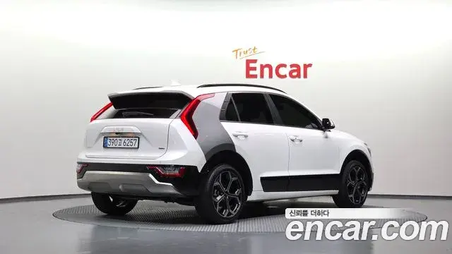 Kia Niro 2022 — ფოტო 13/20