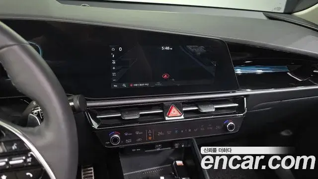 Kia Niro 2022 — ფოტო 16/20