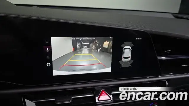 Kia Niro 2022 — ფოტო 20/20