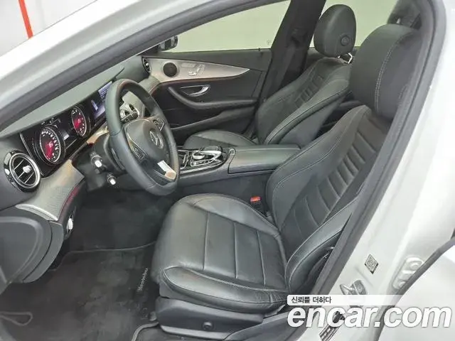 Mercedes-Benz E-Class 2018 — Photo 10/20