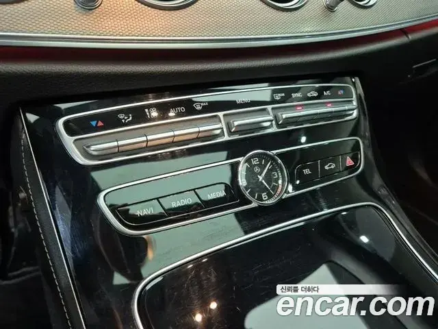 Mercedes-Benz E-Class 2018 — Photo 4/20