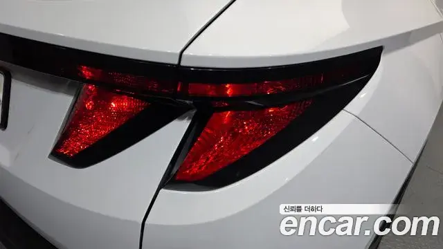 Hyundai Tucson Hybrid 2023 — ფოტო 28/30