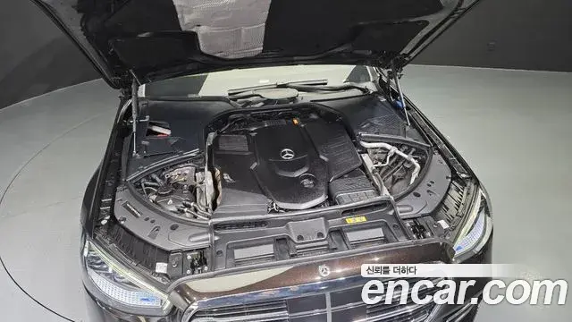 Mercedes-Benz S-Class 2021 — Photo 20/32