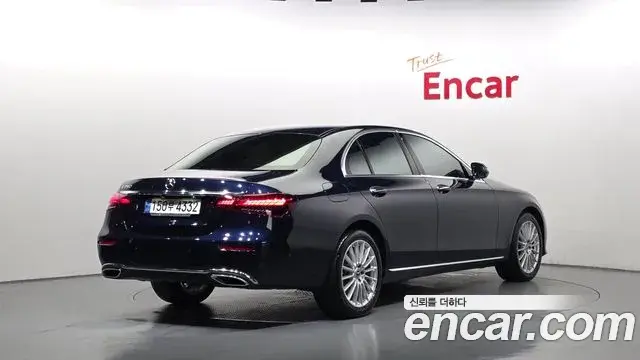 Mercedes-Benz E-Class 2021 — Фото 2/20