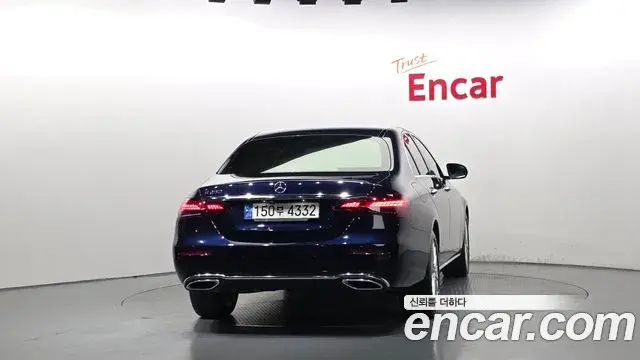 Mercedes-Benz E-Class 2021 — Фото 4/20