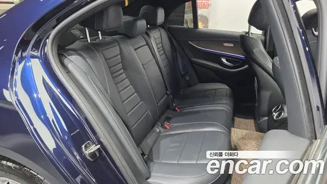 Mercedes-Benz E-Class 2021 — Фото 12/20