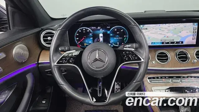 Mercedes-Benz E-Class 2021 — Фото 14/20