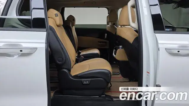 Kia Carnival 2022 — Фото 11/20