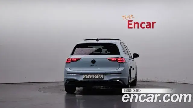 Volkswagen Golf 2025 — Şəkil 23/31