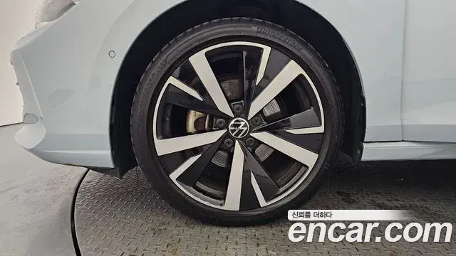 Volkswagen Golf 2025 — Şəkil 11/31