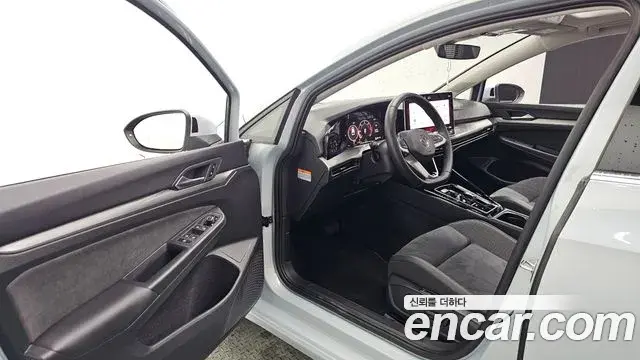 Volkswagen Golf 2025 — Şəkil 10/31
