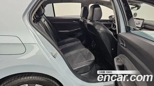 Volkswagen Golf 2025 — Şəkil 9/31