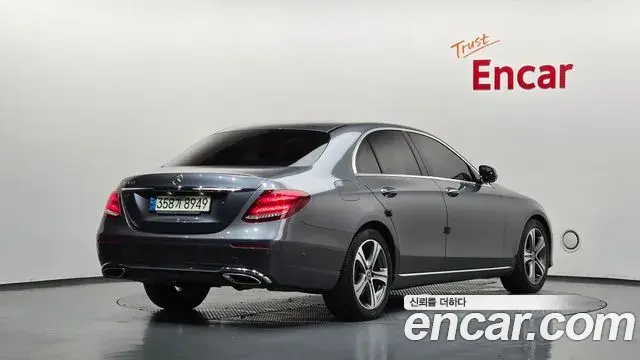 Mercedes-Benz E-Class 2018 — Фото 2/20