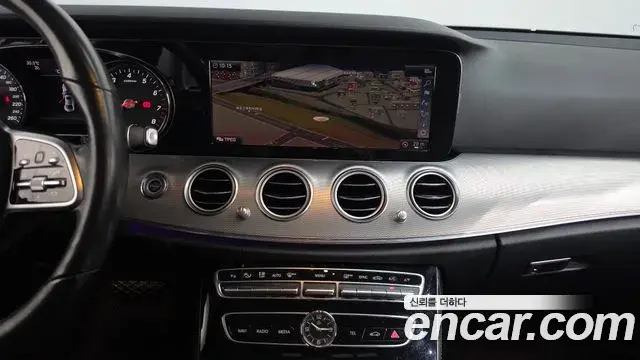 Mercedes-Benz E-Class 2018 — Фото 12/20