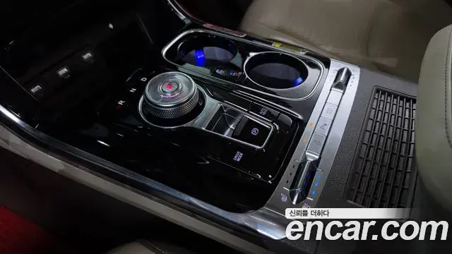 Kia Carnival 2022 — Photo 34/41