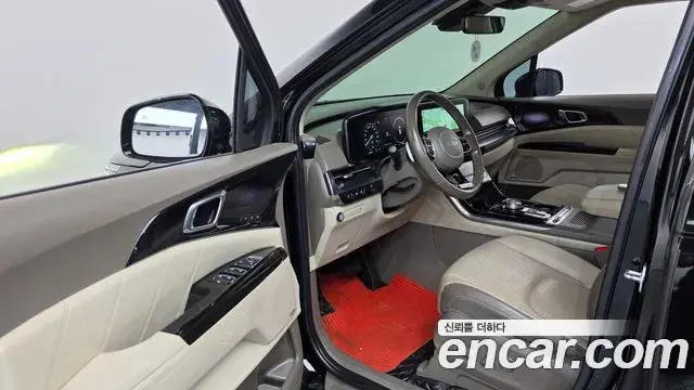 Kia Carnival 2022 — Photo 13/41