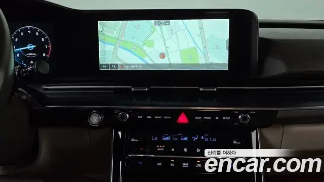 Kia Carnival 2022 — Photo 14/41