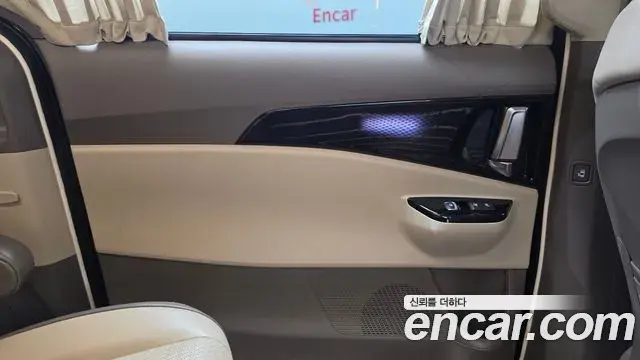 Kia Carnival 2022 — Photo 26/41
