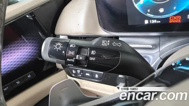 Kia Carnival 2022 — Photo 33/41