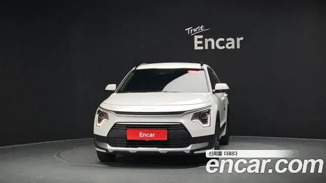 Kia Niro 2022 — Фото 3/20