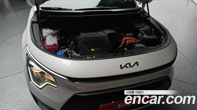 Kia Niro 2022 — Фото 6/20