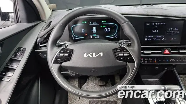 Kia Niro 2022 — Фото 13/20