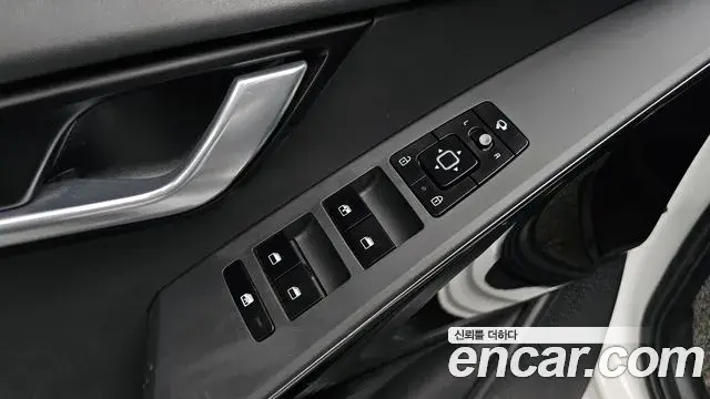 Kia Niro 2022 — Фото 16/20