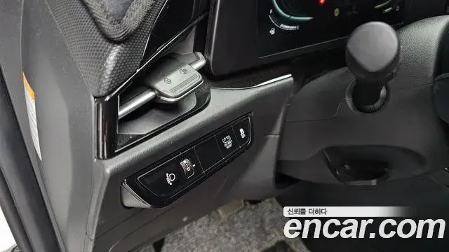 Kia Niro 2022 — Фото 17/20