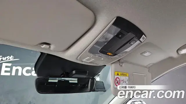 Kia Niro 2022 — Фото 19/20