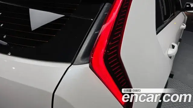 Kia Niro 2022 — Şəkil 21/31