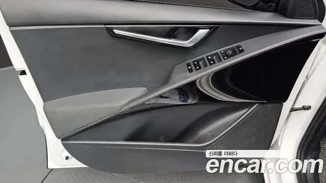 Kia Niro 2022 — Şəkil 27/31