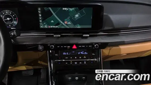 Kia Carnival 2021 — ფოტო 25/34