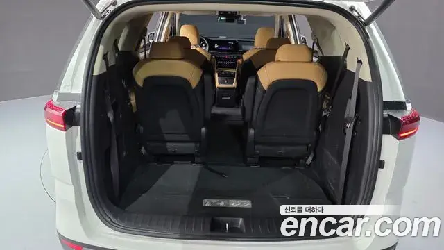 Kia Carnival 2021 — ფოტო 2/34