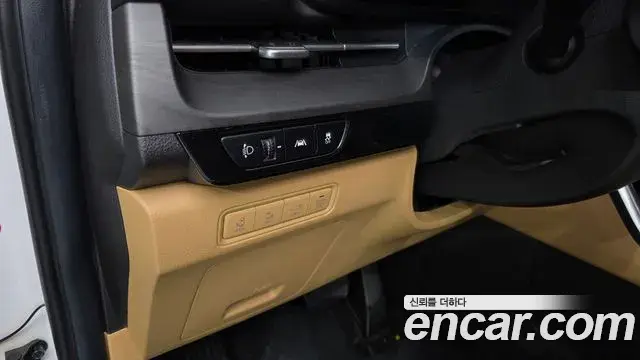 Kia Carnival 2021 — ფოტო 3/34