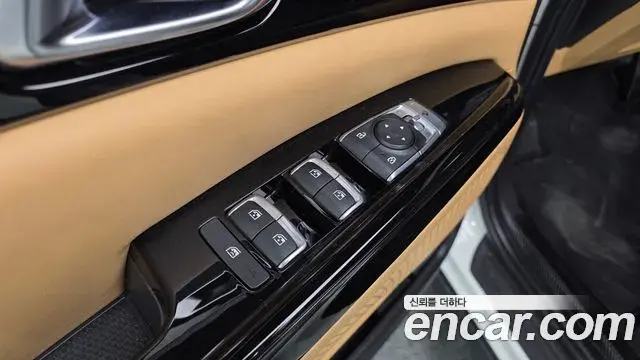 Kia Carnival 2021 — ფოტო 13/34