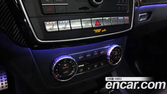 Mercedes-Benz GLE-Class 2019 — Şəkil 28/34