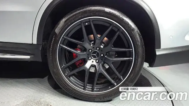 Mercedes-Benz GLE-Class 2019 — Şəkil 24/34