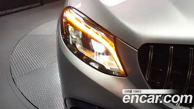 Mercedes-Benz GLE-Class 2019 — Şəkil 8/34
