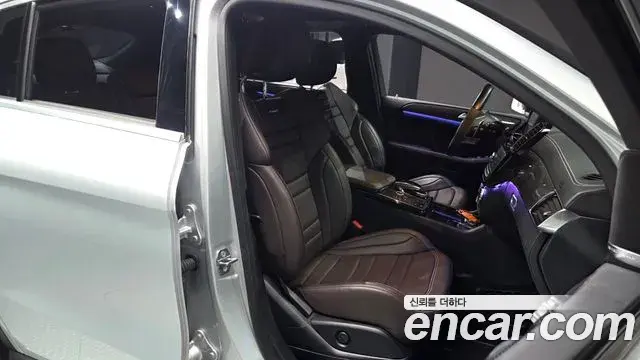 Mercedes-Benz GLE-Class 2019 — Şəkil 27/34