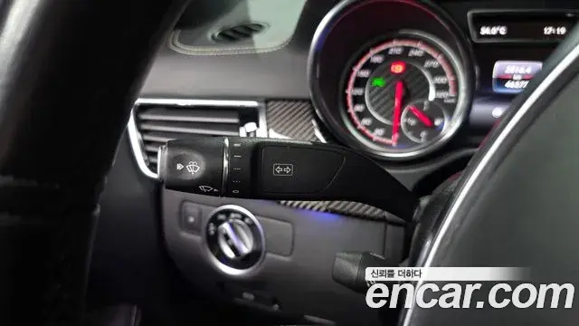 Mercedes-Benz GLE-Class 2019 — Şəkil 17/34