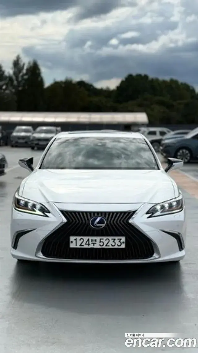 Lexus ES300h 2021 — ფოტო 3/17