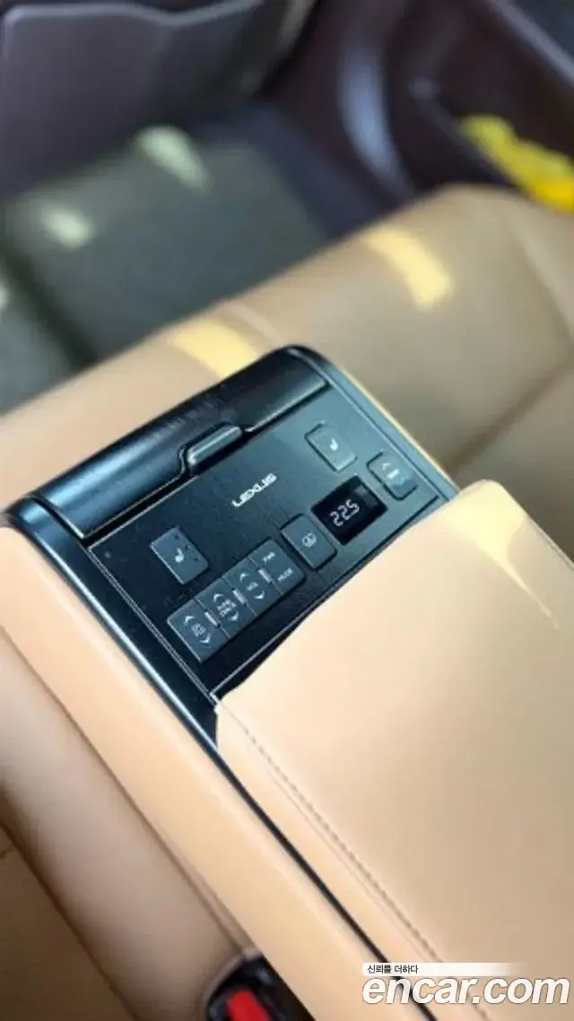 Lexus ES300h 2021 — ფოტო 10/17