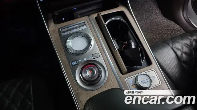 Genesis GV80 2021 — ფოტო 19/20