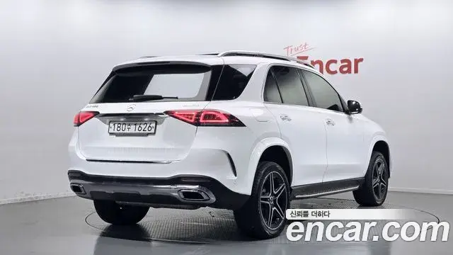 Mercedes-Benz GLE-Class 2020 — ფოტო 11/20