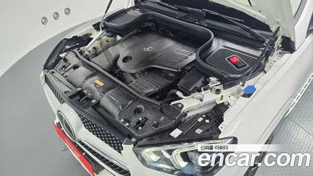 Mercedes-Benz GLE-Class 2020 — ფოტო 18/20