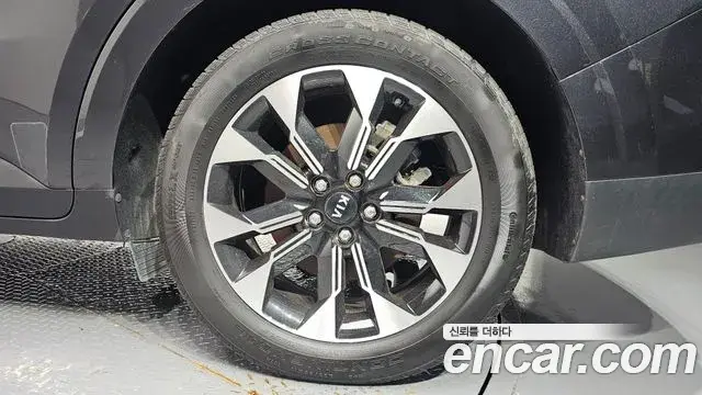 Kia Carnival 2020 — ფოტო 16/35