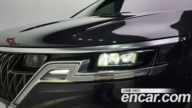 Kia Carnival 2020 — ფოტო 11/35