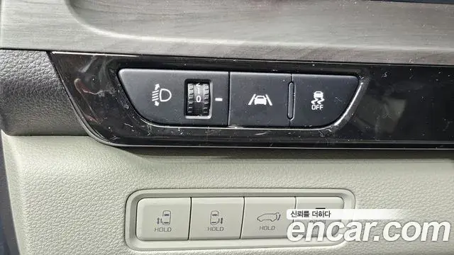 Kia Carnival 2020 — ფოტო 10/35