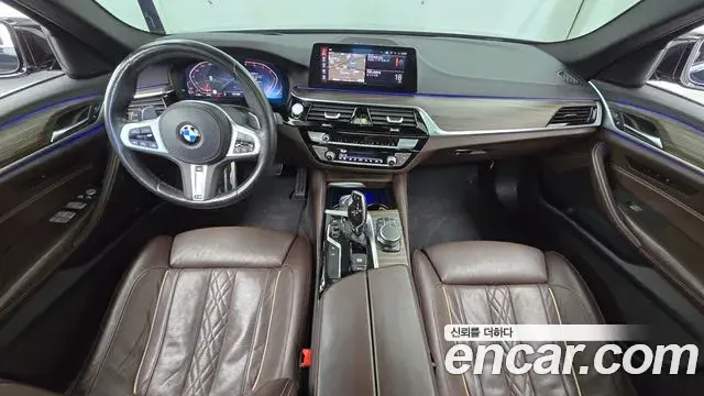 BMW 5 Series 2019 — Фото 9/20